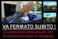 GIRA PER LE STRADE CON UNA BARA IN AUTO SUL SEDILE PASSEGGERO !!
